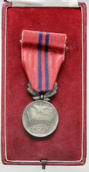 Medaile Za zásluhy o výstavbu, stříbro, originální etue