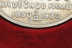 Stříbrná medaile k 80. výročí narození T. G. Masaryka - České slovo - 35 mm., původní etue 
