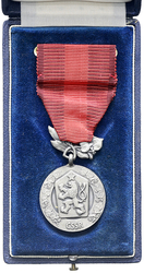 Medaile Za zásluhy o obranu vlasti, stříbro II. vydání, etue