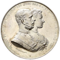 Stříbrná medaile Velká svatební medaile na památku svatby korunního prince Rudolfa a princezny Stephanie Belgické ve Vídni 1881, 55 mm.