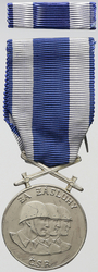 Československá vojenská medaile Za zásluhy, bílá slitina postříbřeno, stužka