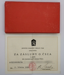 Medaile za zásluhy o ČSLA II. třída, bronz postříbřený, stužka, dekret, etue